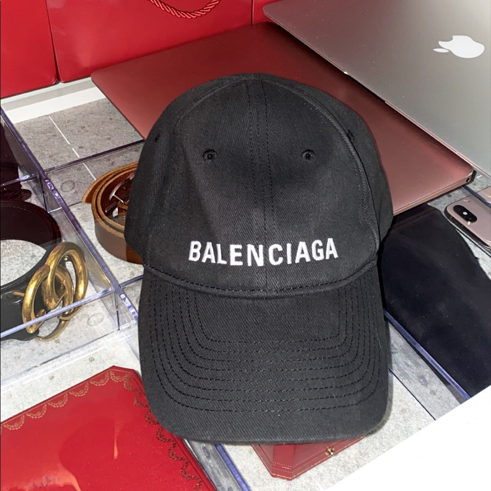 Balenciaga hat 🧢